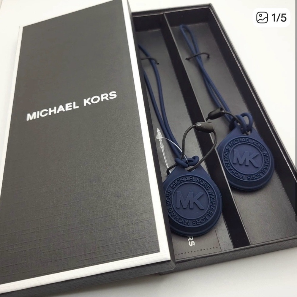 Michael Kors 2 Pack Apple AirTag Covers NWT